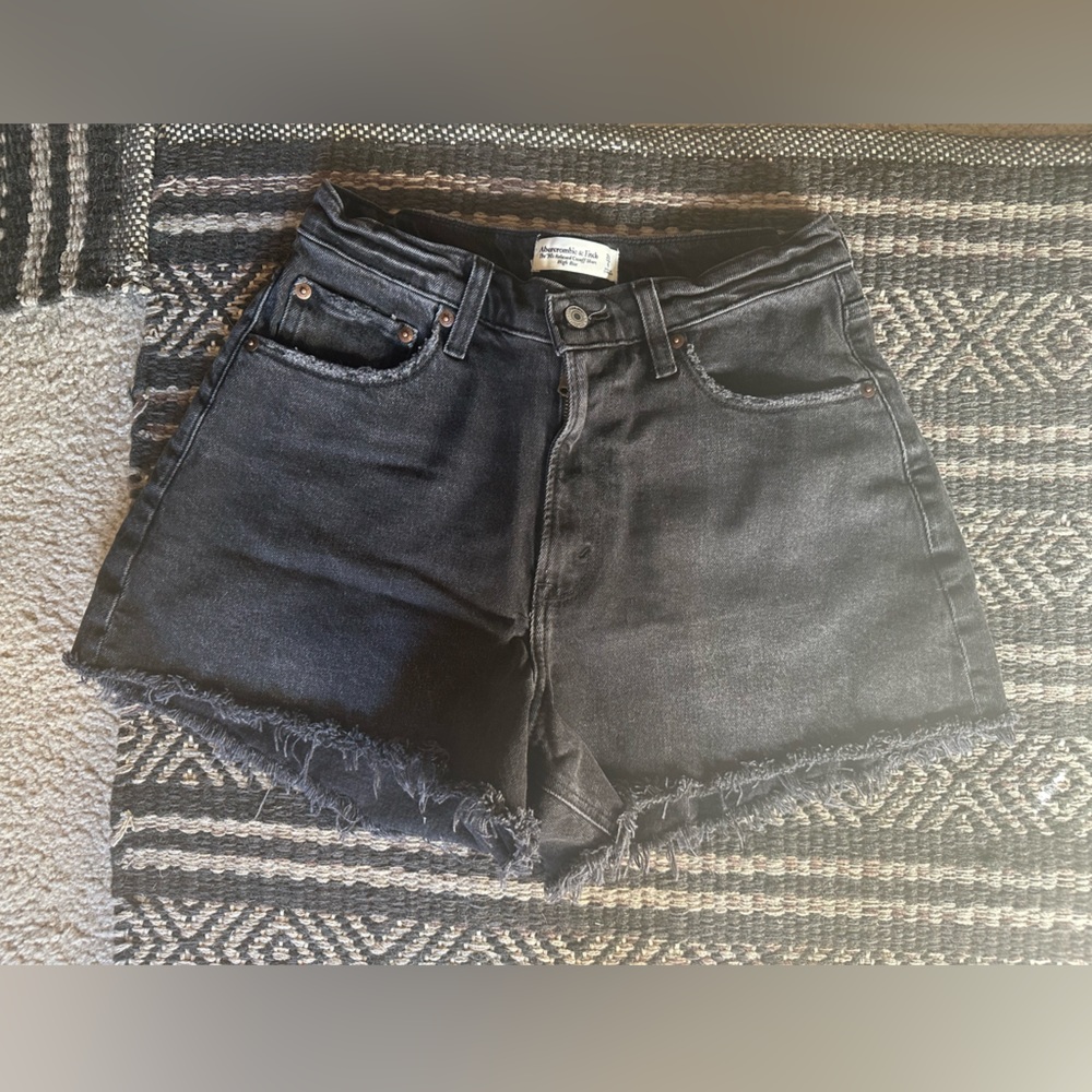 Abercrombie & Fitch 90s relaxed cuttoff denim short, curve love size 28/6